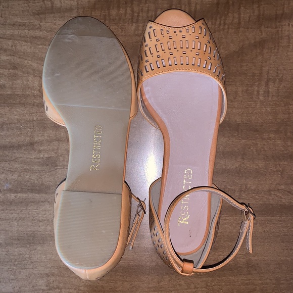 Restricted Leather Sandals - Picture 4 of 5